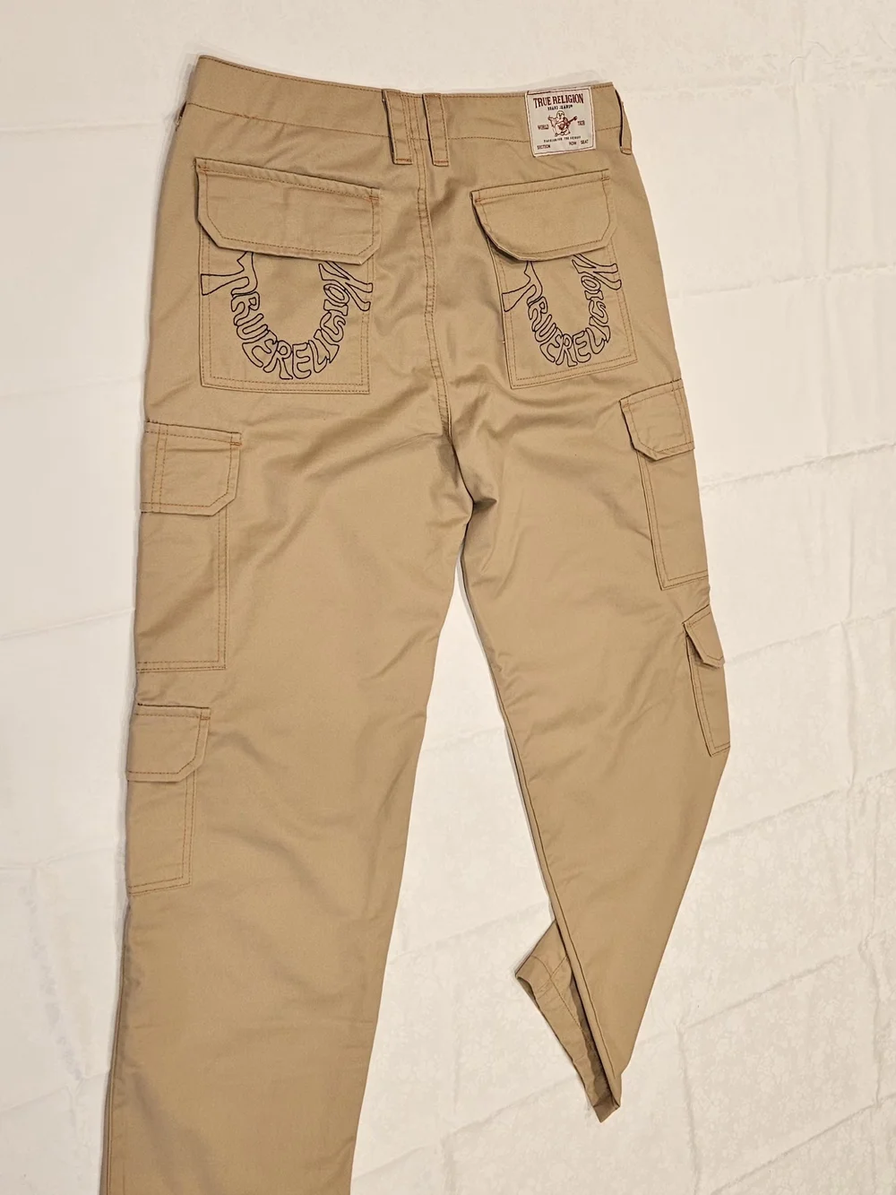 True Religion Men's Cargo Pants Size 31 Khaki Beige Khakis Embroidered Pockets - Picture 7 of 16